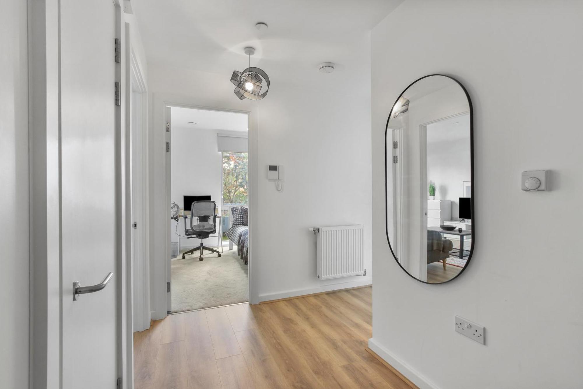 Centrally Located - Modern - 2Bed - 2Bath Apartment Londen Buitenkant foto